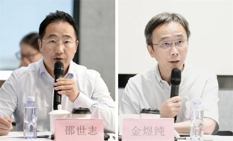 浦东新区区委宣传部副部长、区文体旅游局局长邵世志（左），浦东新区政协委员、人民网上海分公司总经理金煜纯（右）。浦东政协供图