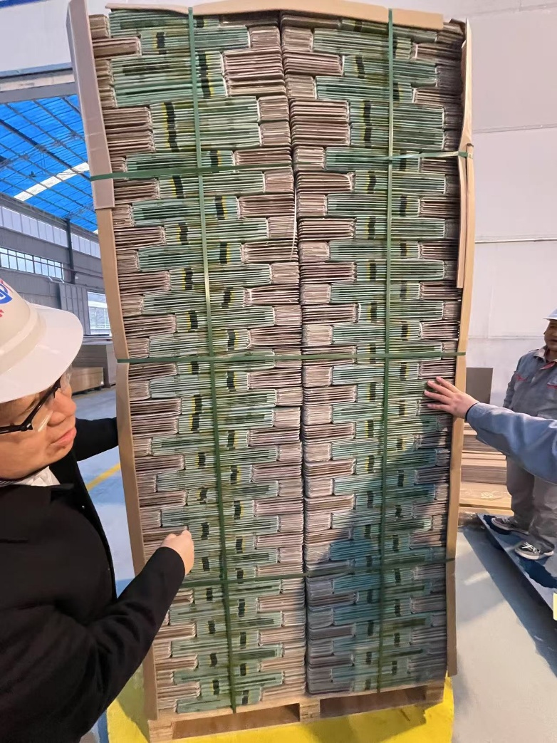 即将销往海外的磷石膏综合利用再生包装箱。受访者供图